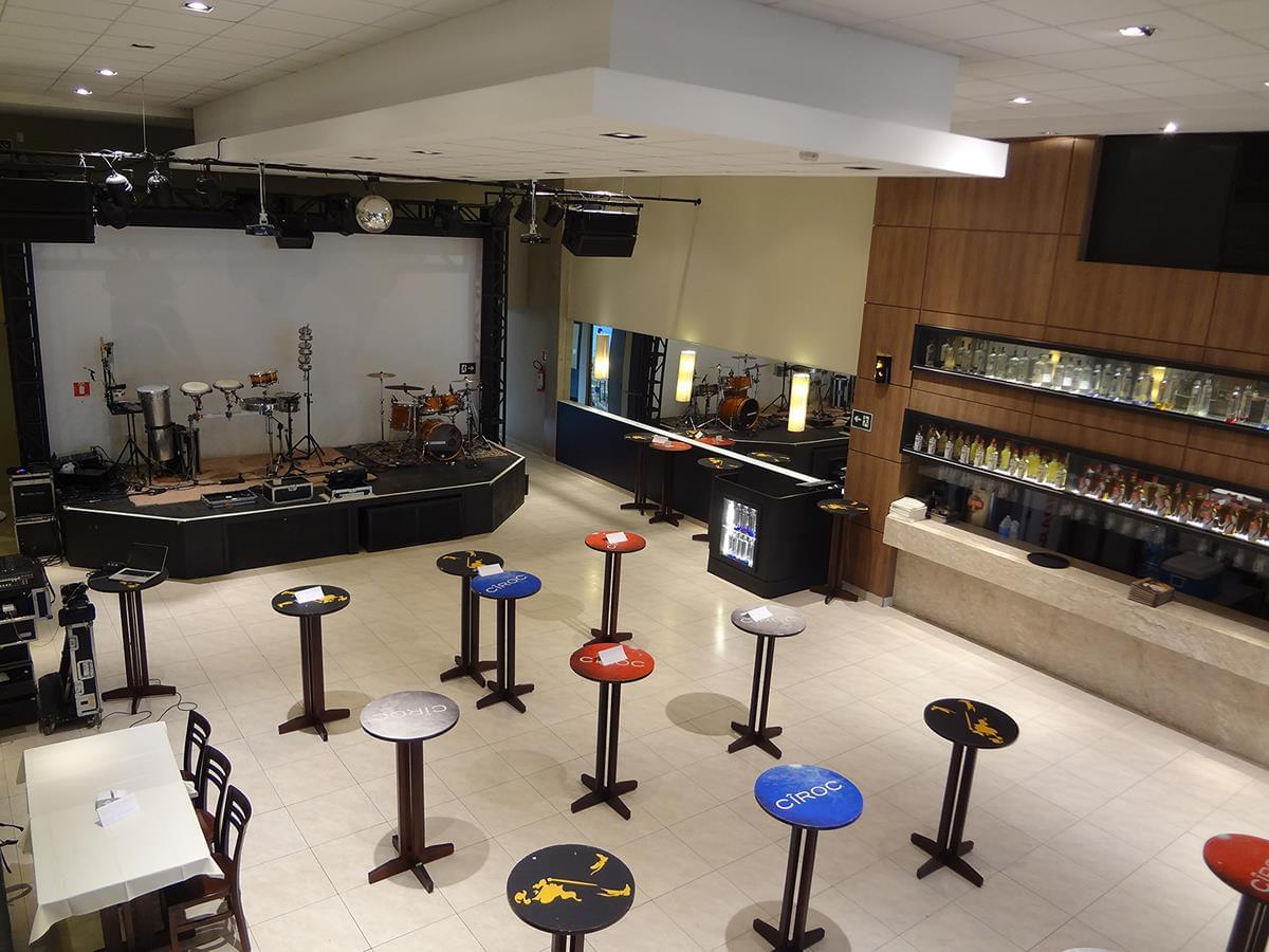 Cachaçaria Água Doce 酒吧设计-1