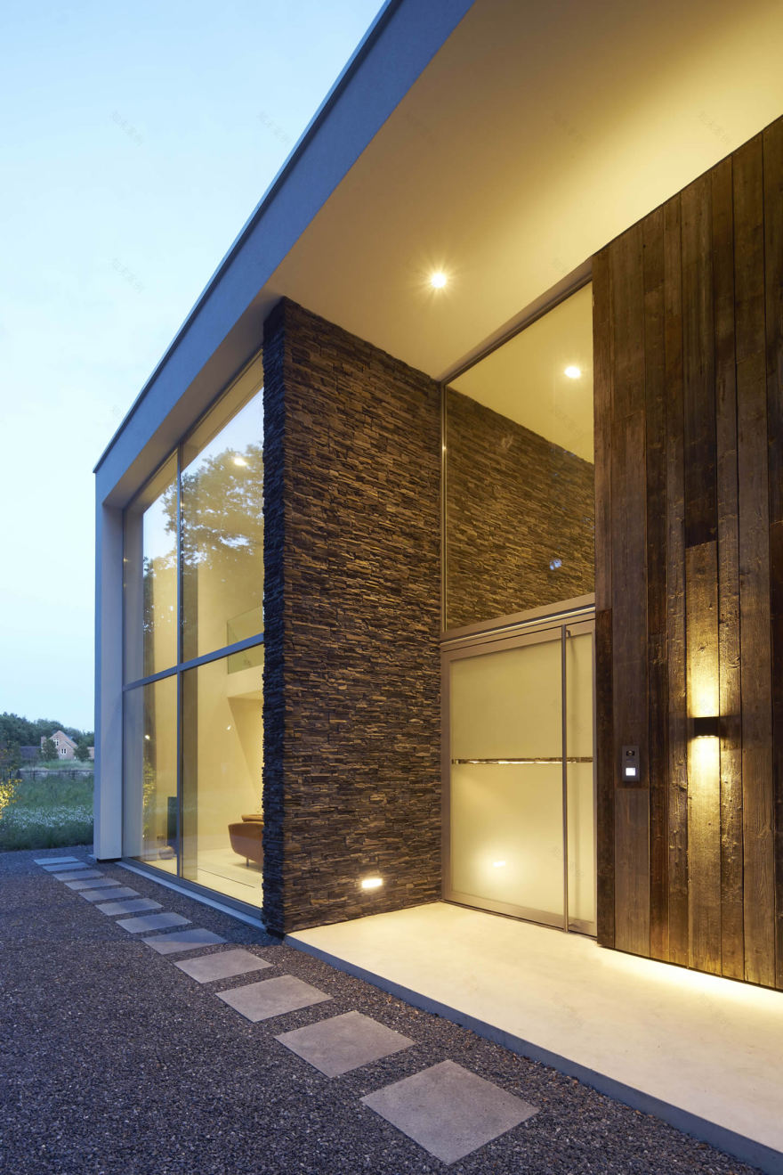 荷兰森林边缘的 N-House 别墅,极简设计与自然环境的完美融合-12