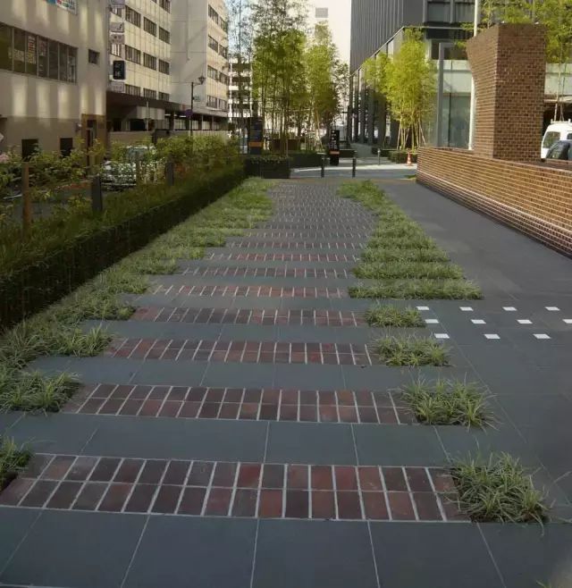 创意铺装设计，草坪与硬质材料的美妙融合-24