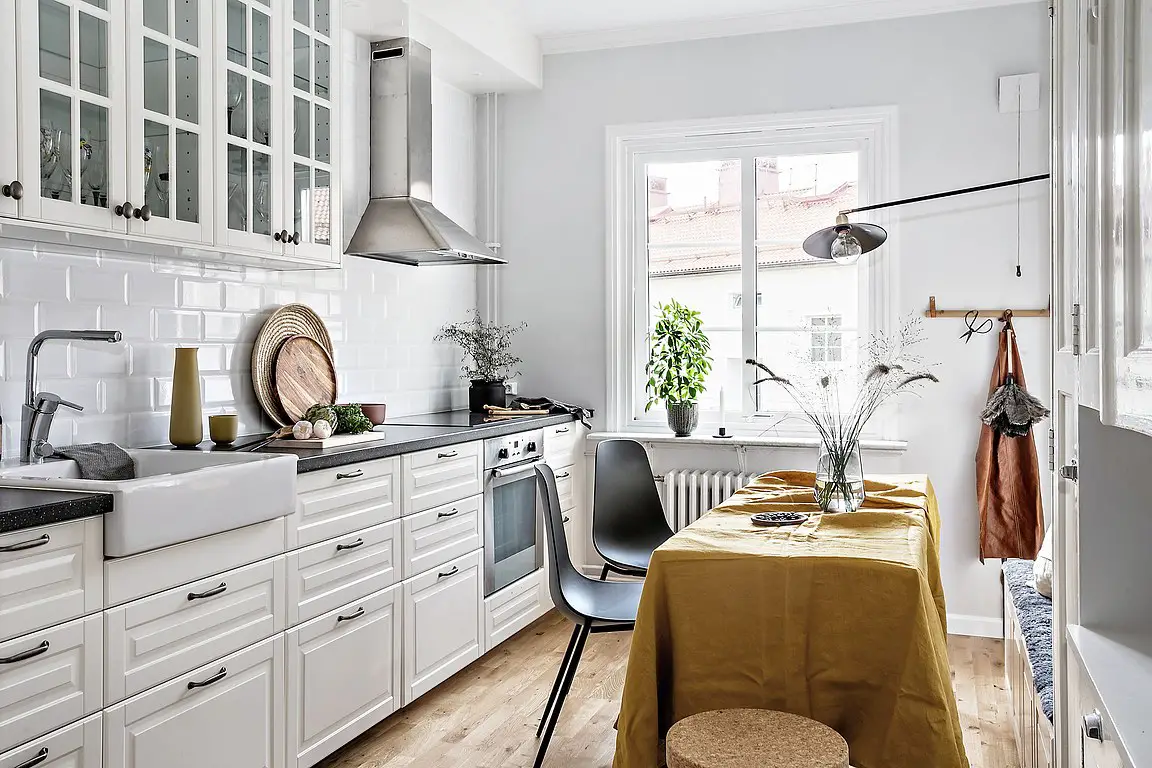 瑞典公寓巧妙改造，阁楼卧室温馨舒适-11