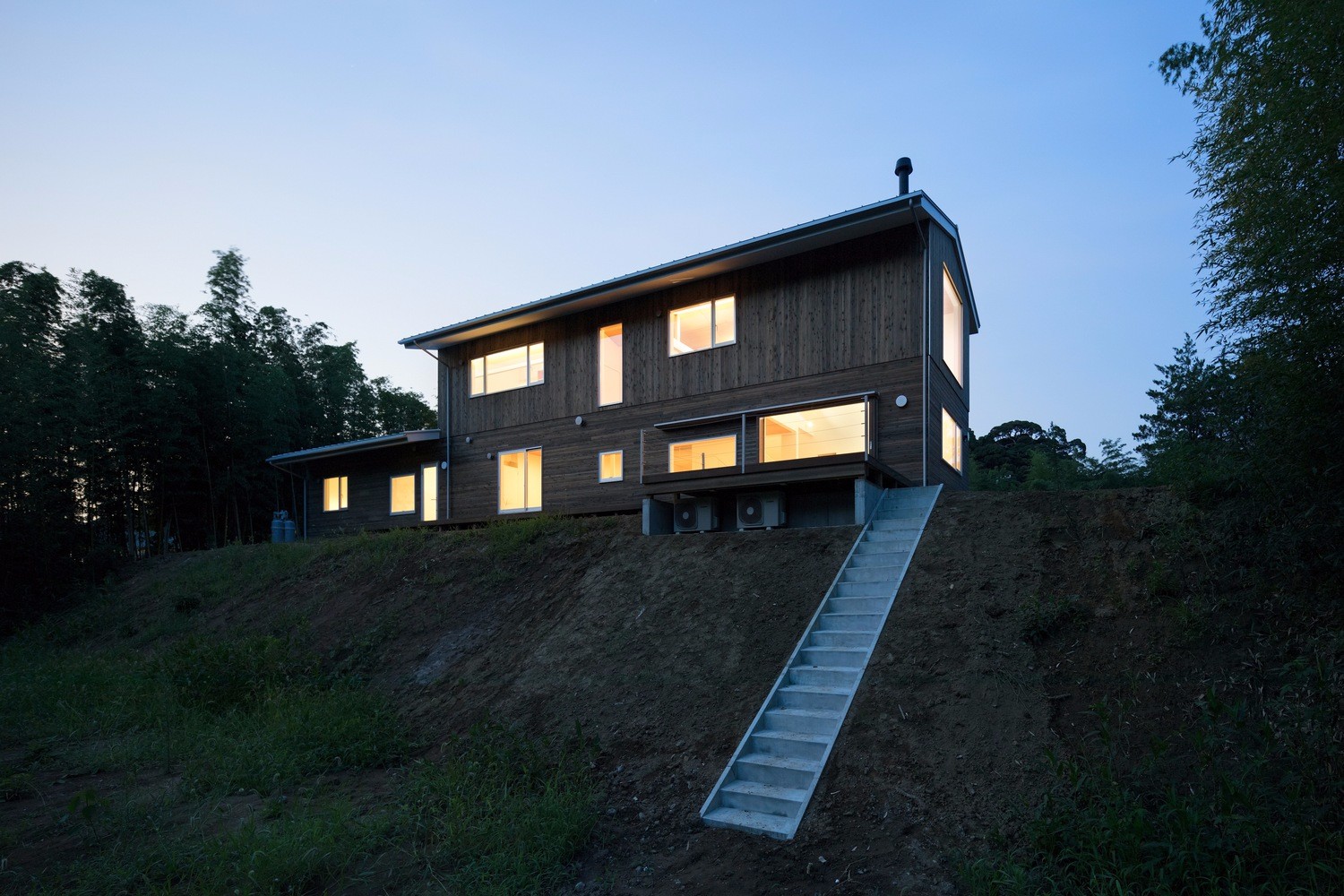 林间溪旁的自然摄影工作室-11