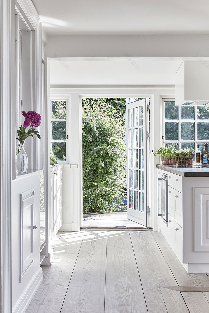 丹麦海边的传统茅草屋-4