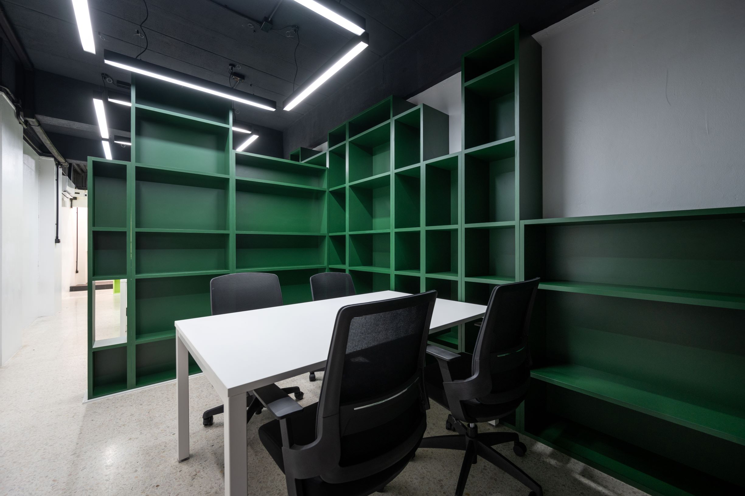 曼谷小型审计办公室的绿色木柜创意设计丨泰国曼谷-38