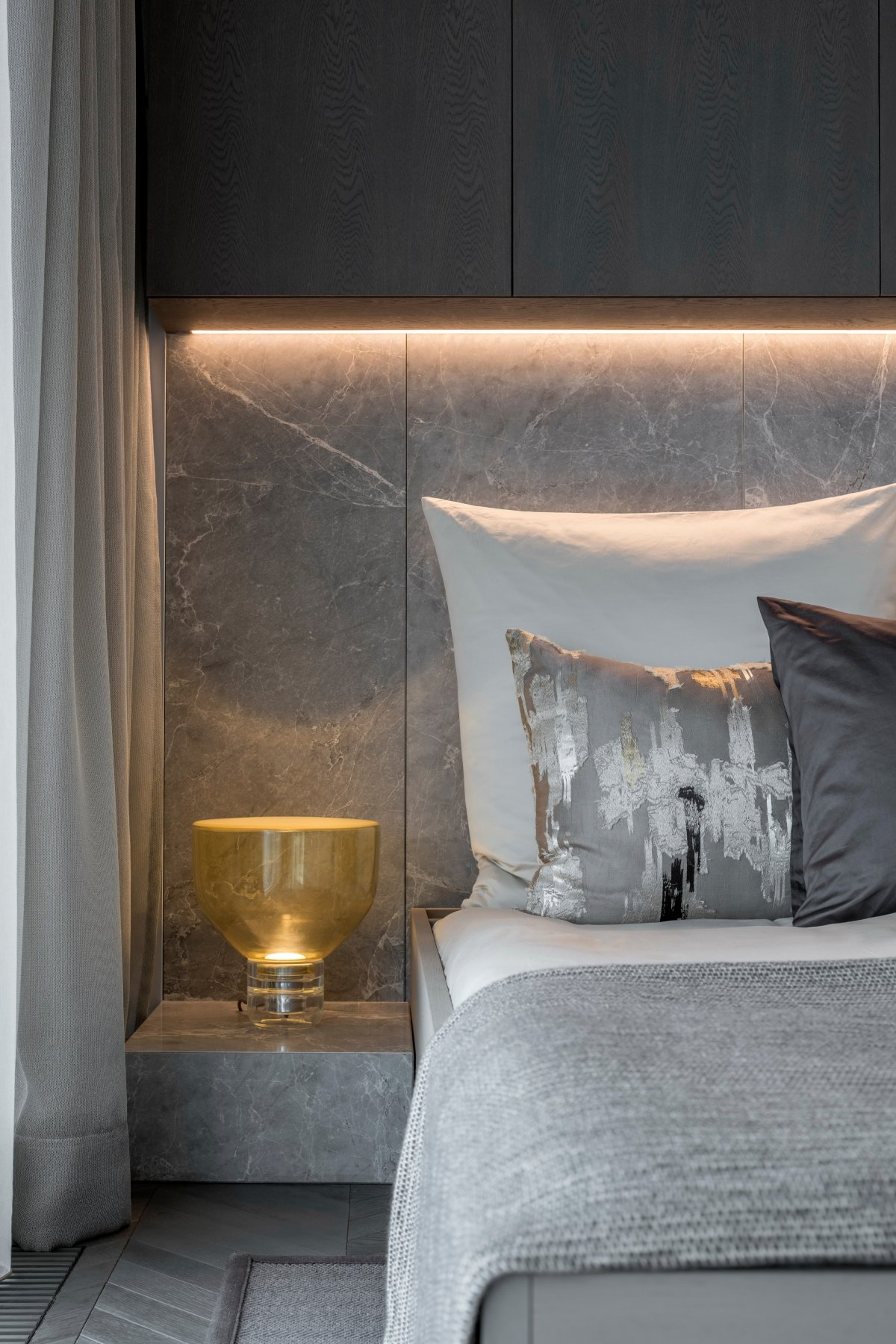 优雅而宁静的灰色空间-17