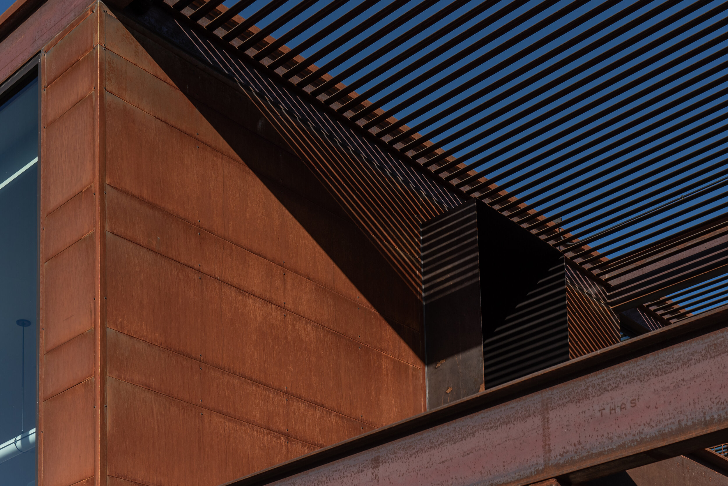 minimum/MAXIMUM | PUNCH-17