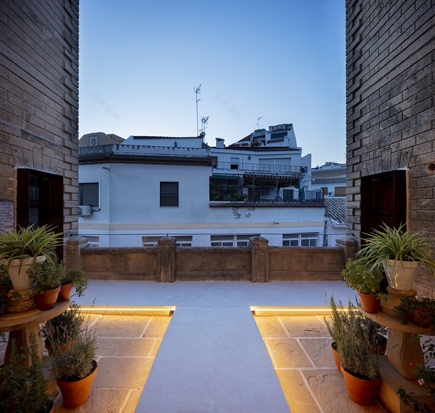 西班牙 Piedra 大楼翻新 | 纯手工石砌艺术的现代诠释-30