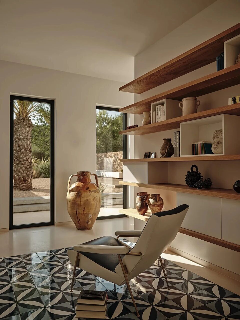 池畔松影·伊比萨山谷里的静心之所丨西班牙丨法裔伊朗建筑师帕斯卡尔·谢赫·贾瓦迪-27