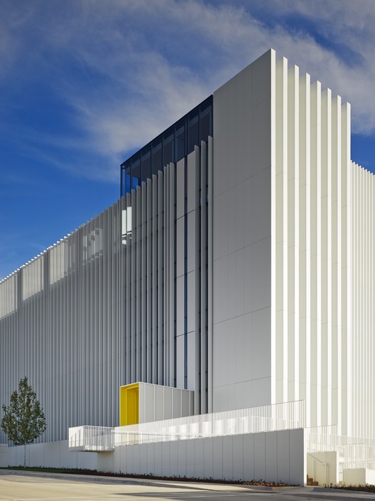 Chesapeake Car Park 4 Elliott + Associates Architecs-48