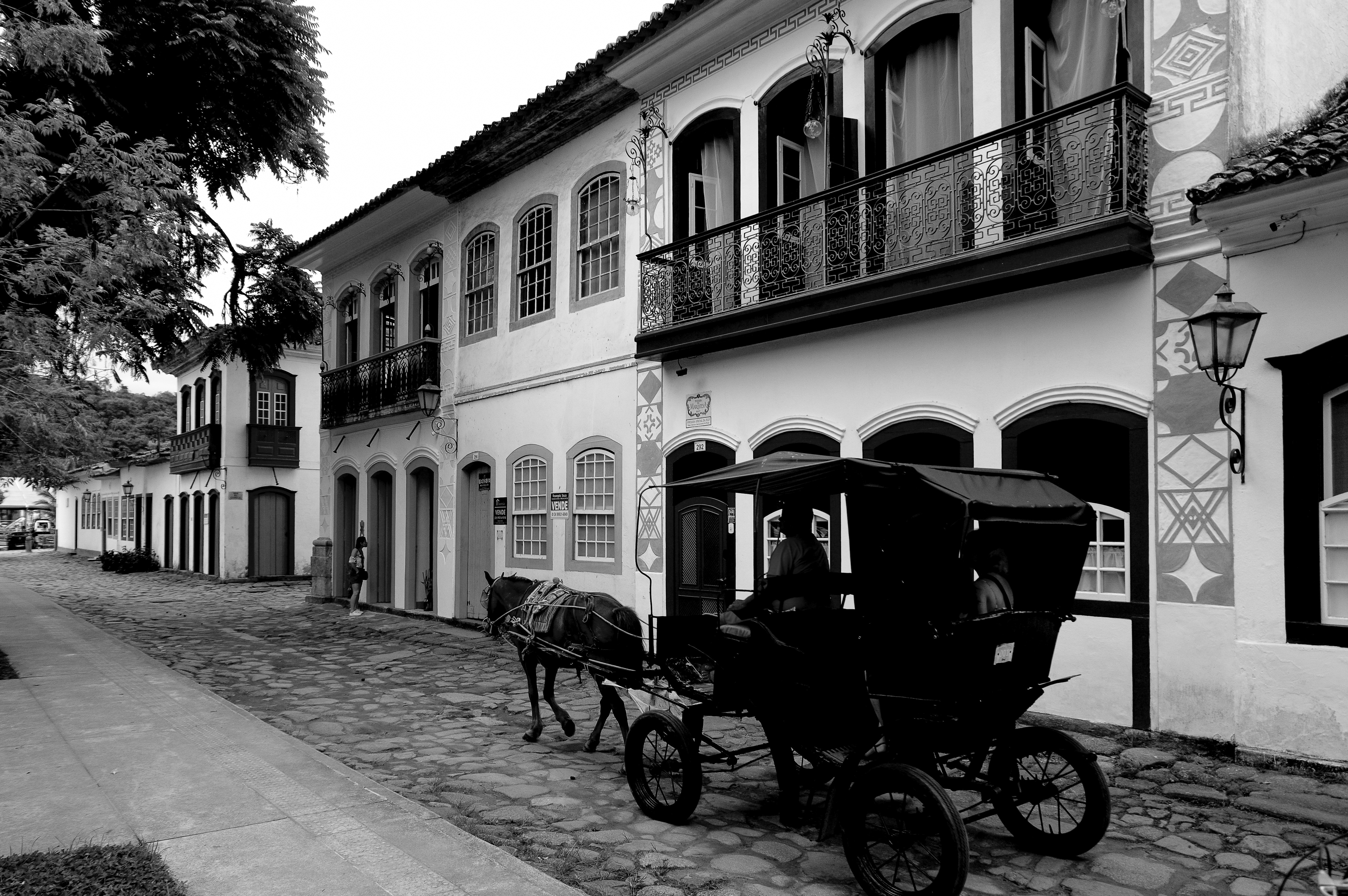 Paraty in black and white-3