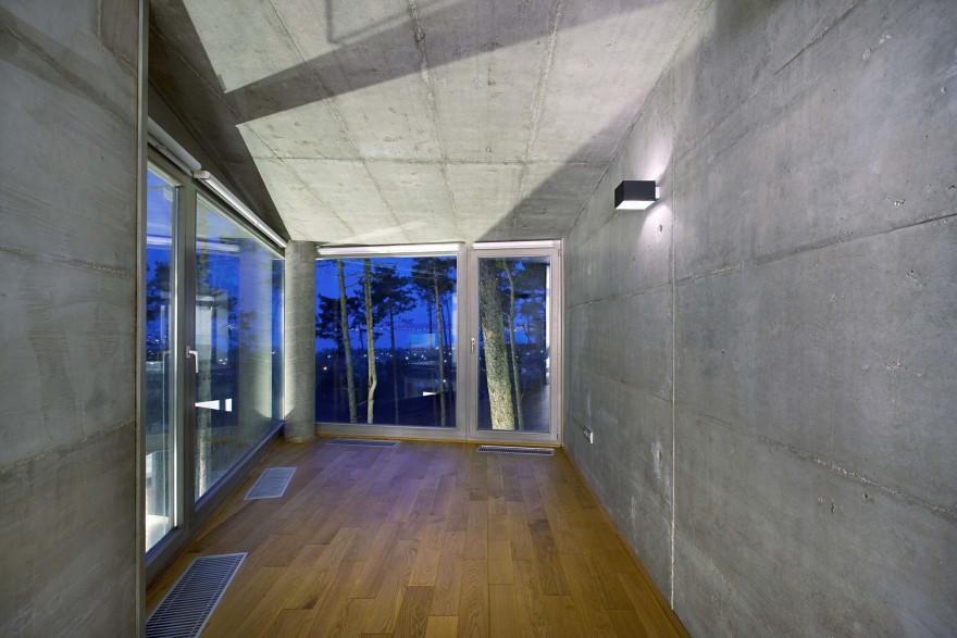 湖边林中度假屋-18