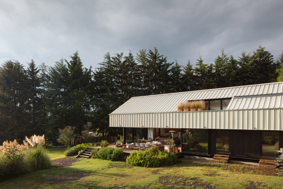 墨西哥 GARDENIA 住宅 | 光影尺度游戏打造现代小木屋-5