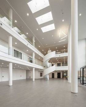 乌尔岑市政厅（注：Kreishaus常见意思为市政厅、区政府大楼等，Uelzen是德国城市乌尔岑，结合常见表达习惯这样翻译，但具体还需结合实际语境确定） 丨BW Architekten