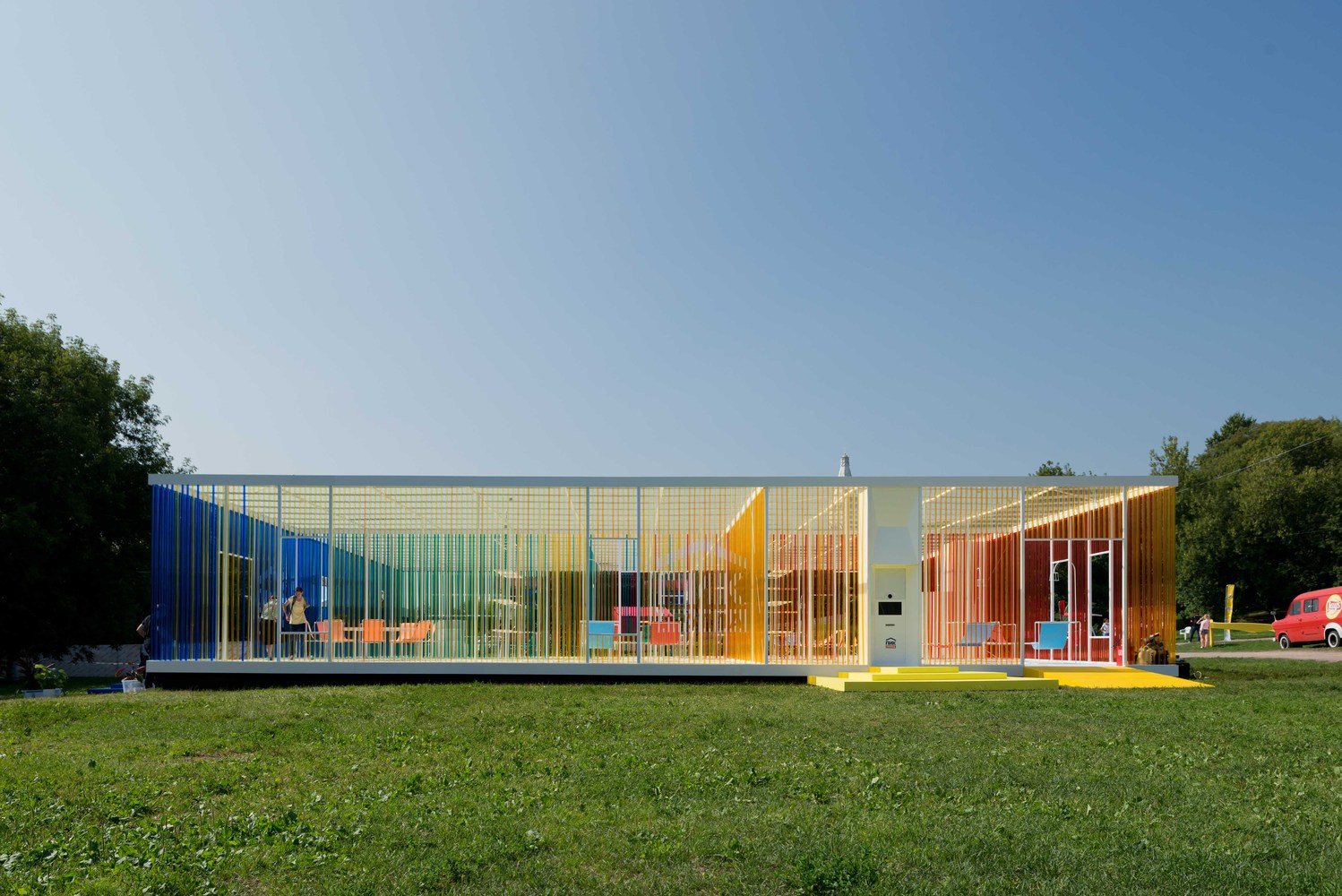 莫斯科彩虹塑料管临时音乐厅-11