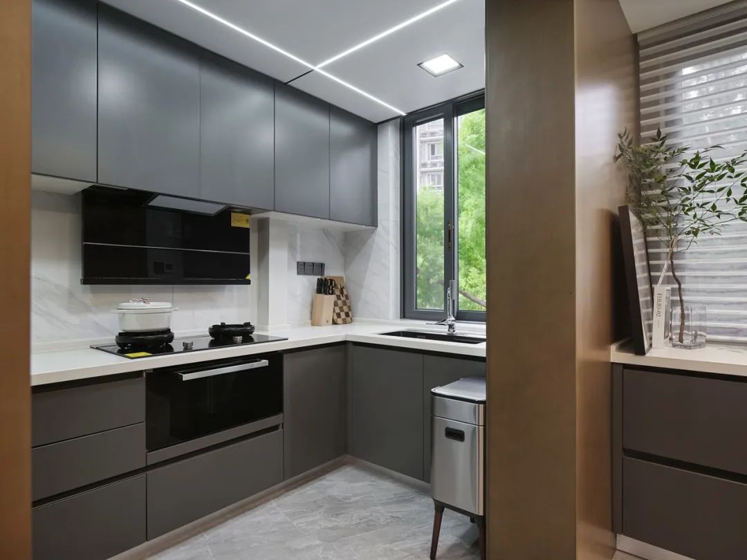 现代轻奢三居,打造都会女郎Kiko的理想家丨中国上海丨林时垚-87