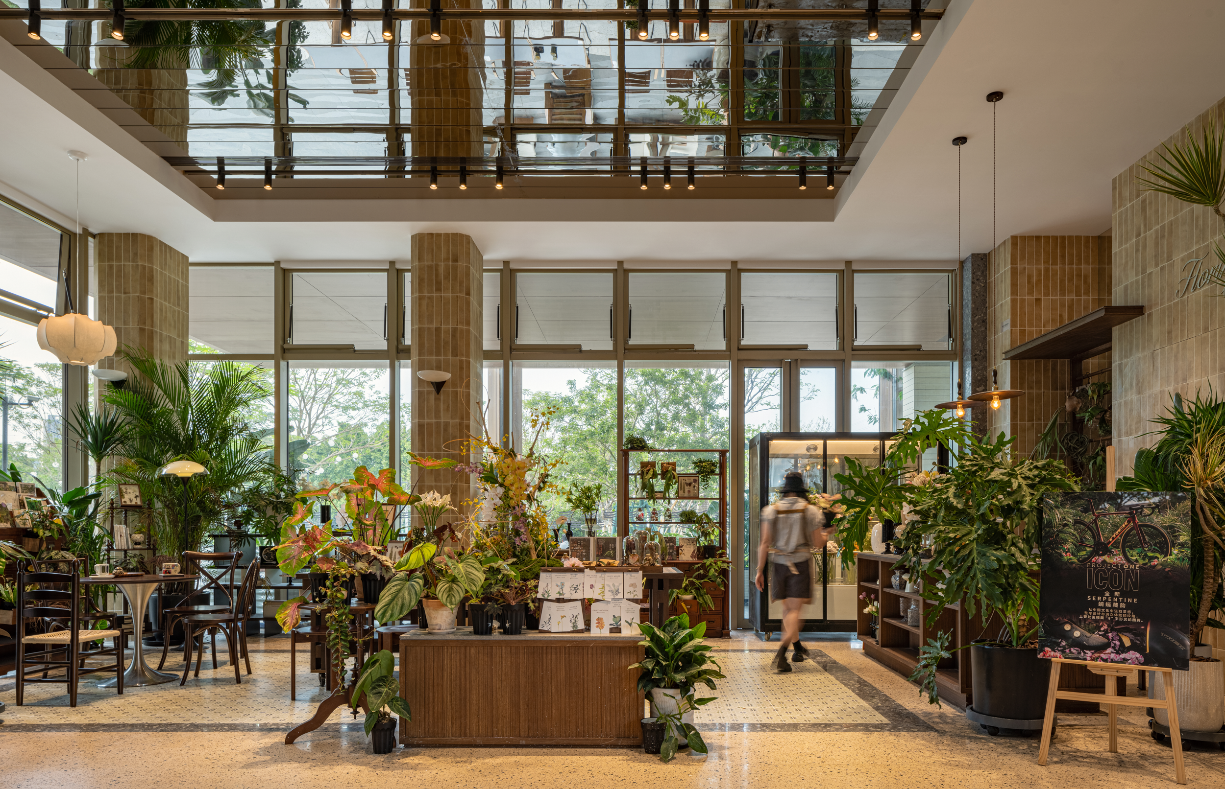 广州南站 · 檐下集丨中国广州丨超级平常空间设计-19