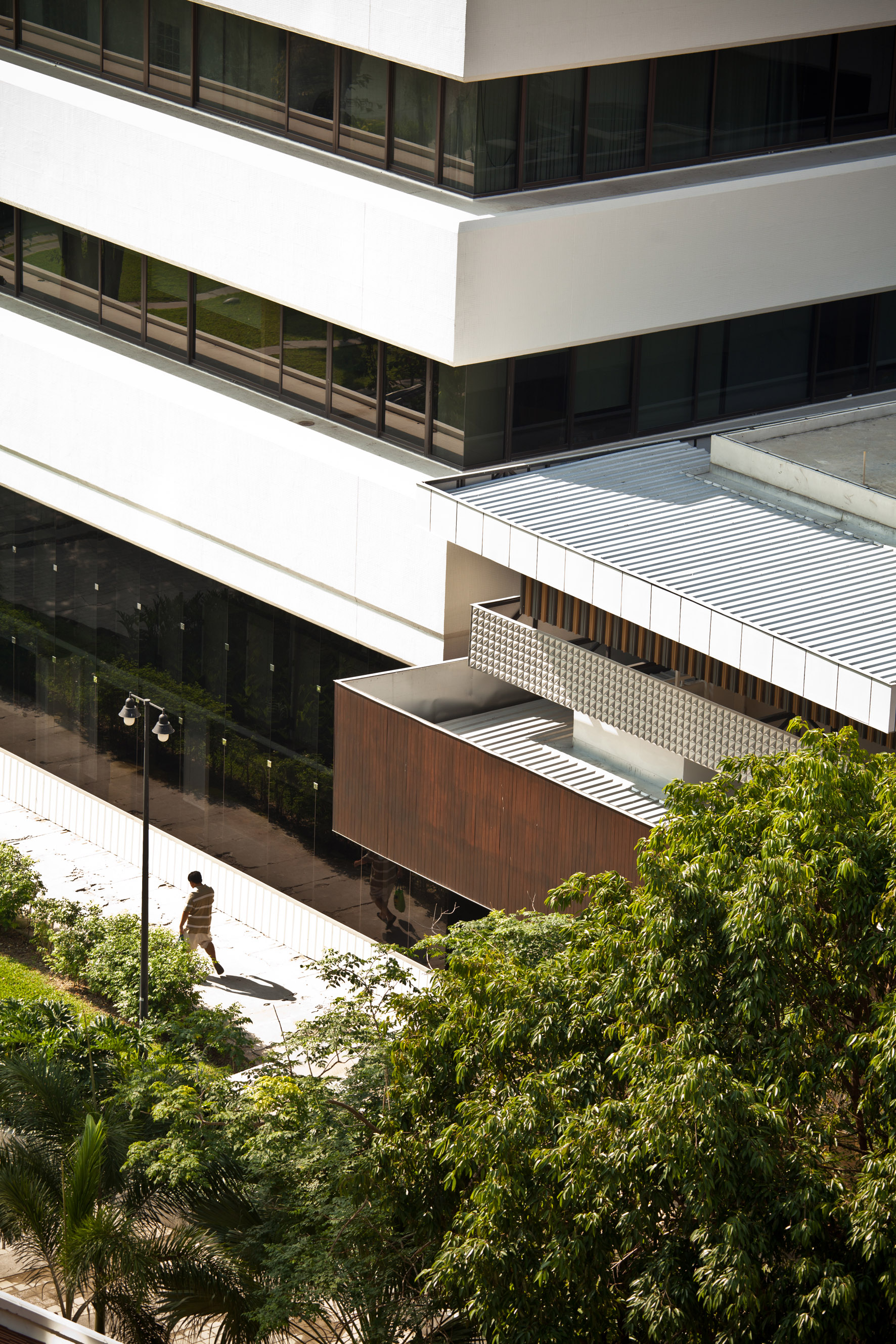 SCG 动力屋中心——现代工业风展示空间-30