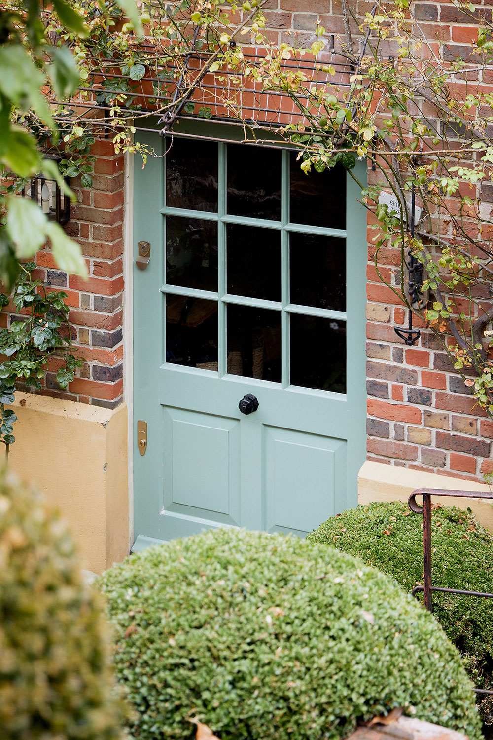 “伦敦郊区 18 世纪乔治亚式别墅 | 绿意中的古典英伦风”-22