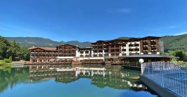 意大利 Falkensteiner Family Resort Lido 酒店改扩建，创新屋顶设计成滑雪练习场-10