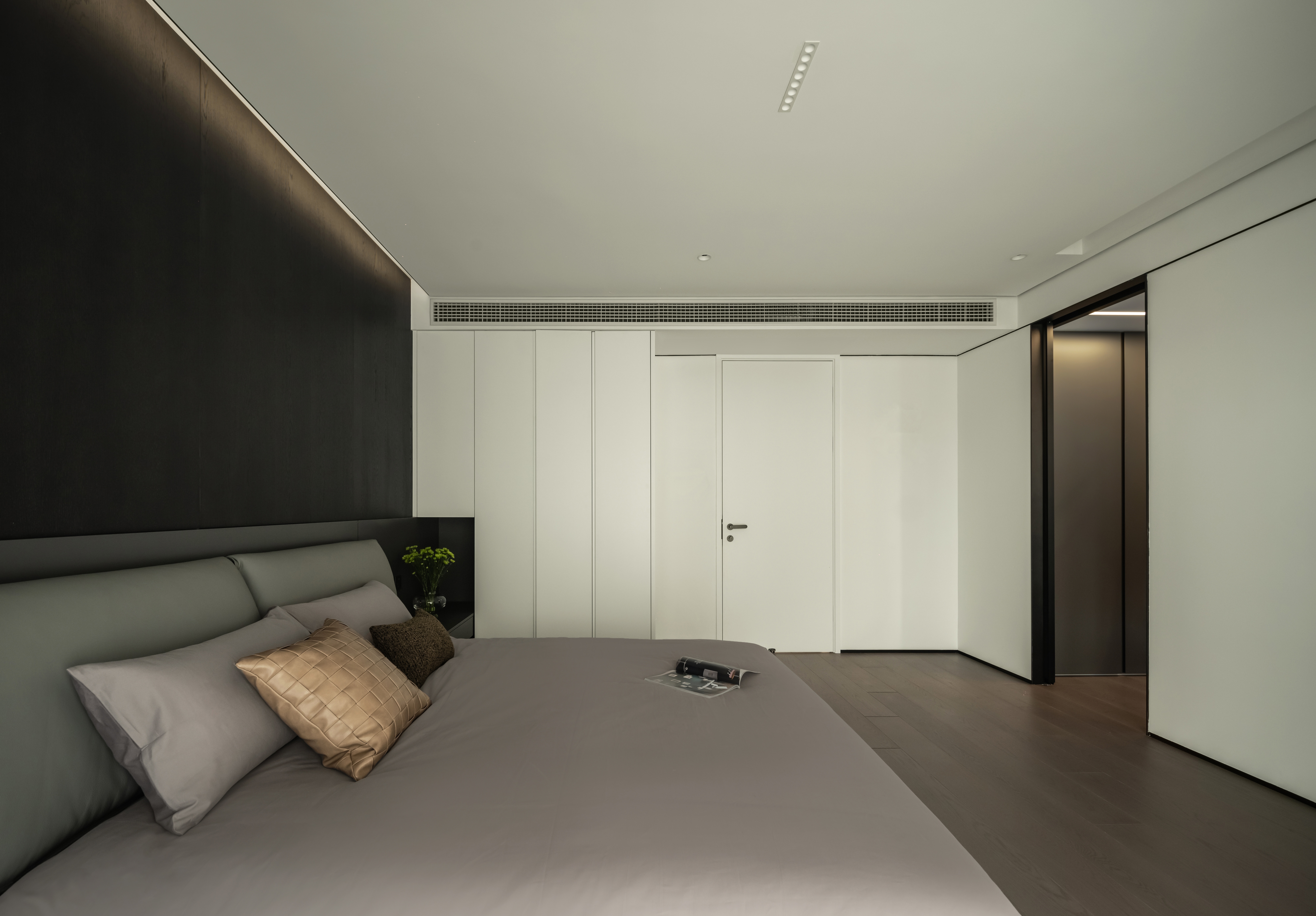 黑白重构,400㎡四层别墅的极简新生丨北岩-36