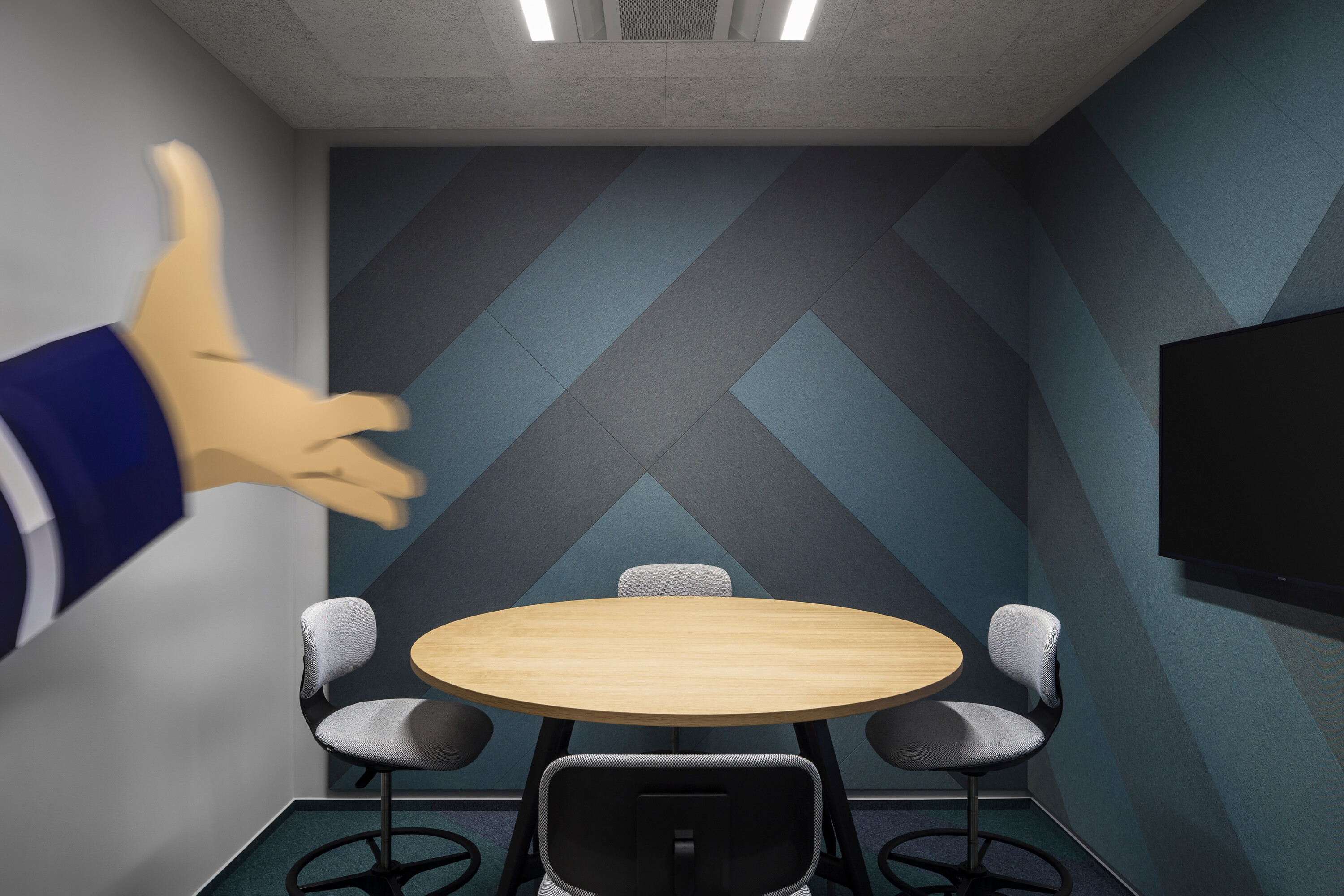 FEG Prague 总部办公室设计丨Studio Perspektiv-36