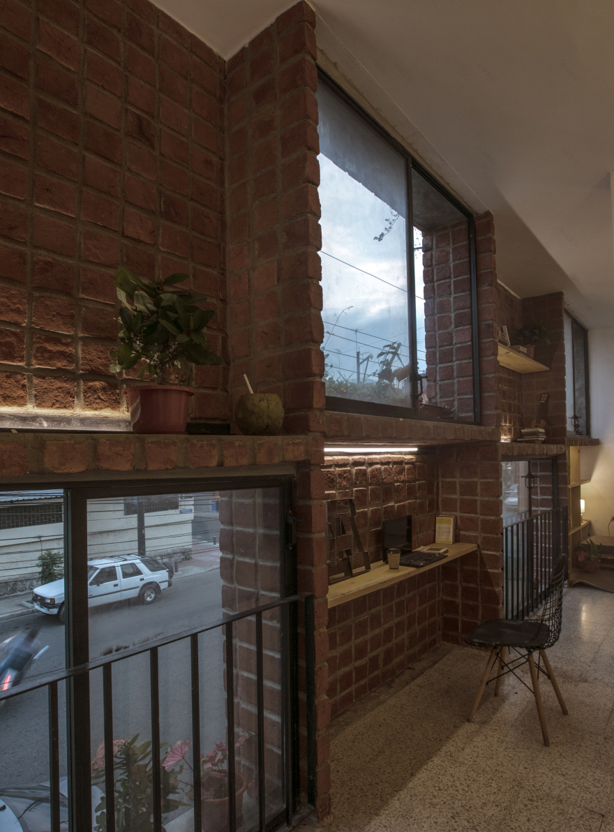 Operation Between Walls / Natura Futura Arquitectura-18