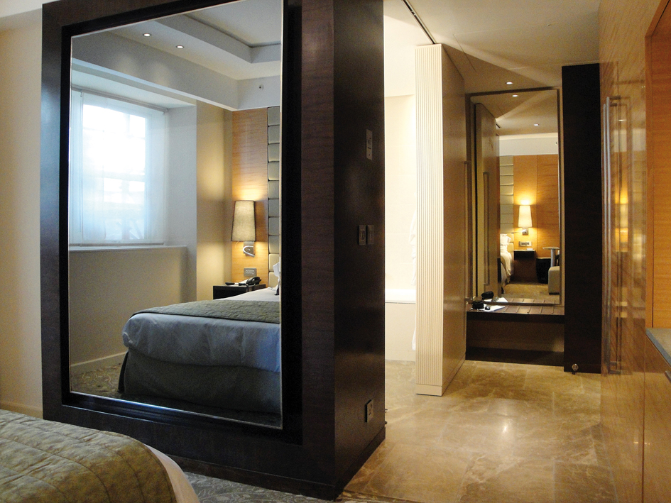 
						jQuery(document).ready(function() {
							jQuery("a[rel^='prettyPhoto']").prettyPhoto({
								social_tools : false,
								show_title : false
							});
						});
					-2