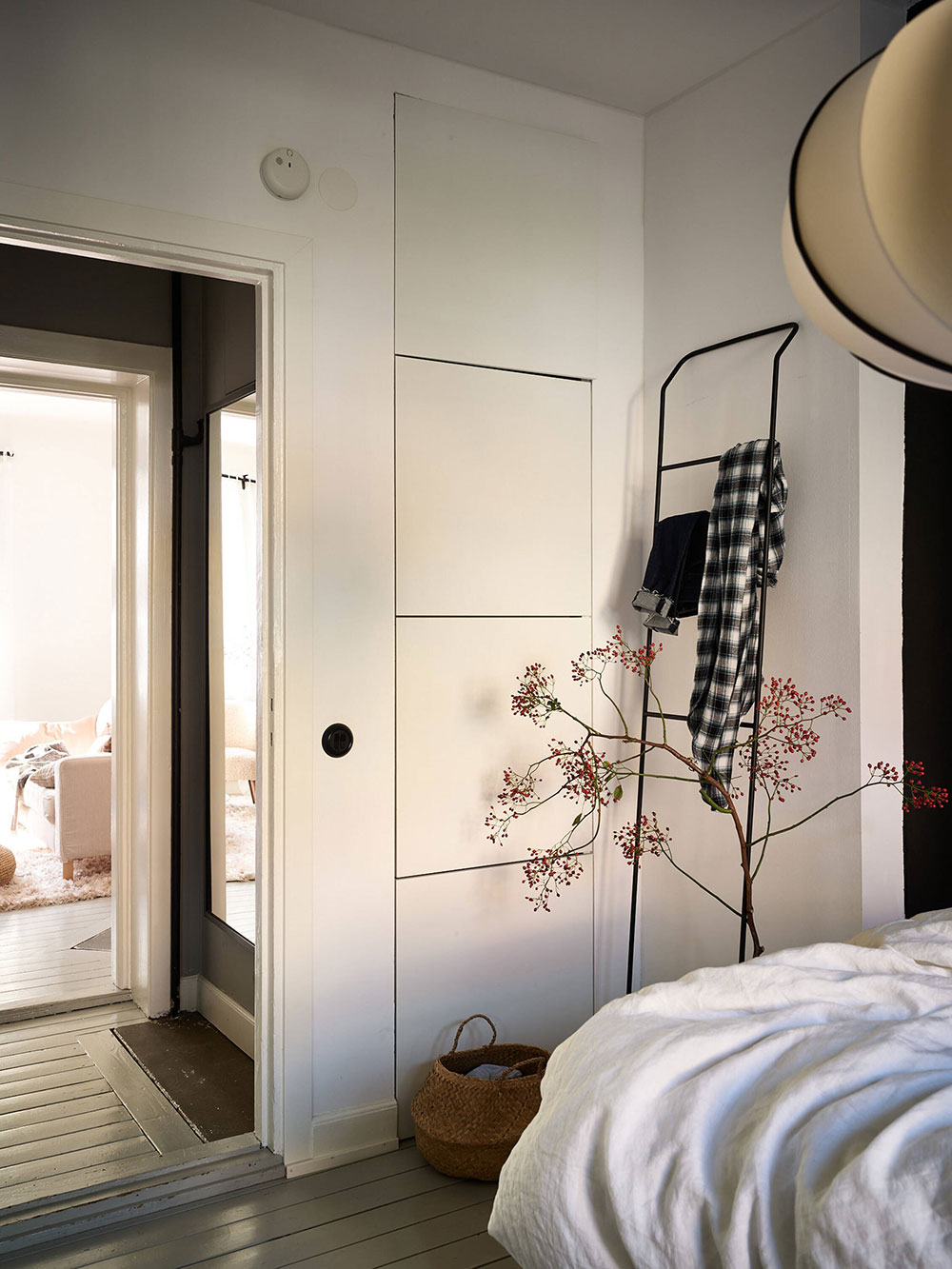 瑞典 38 平米温暖公寓，黑色与棕色调的完美融合-17