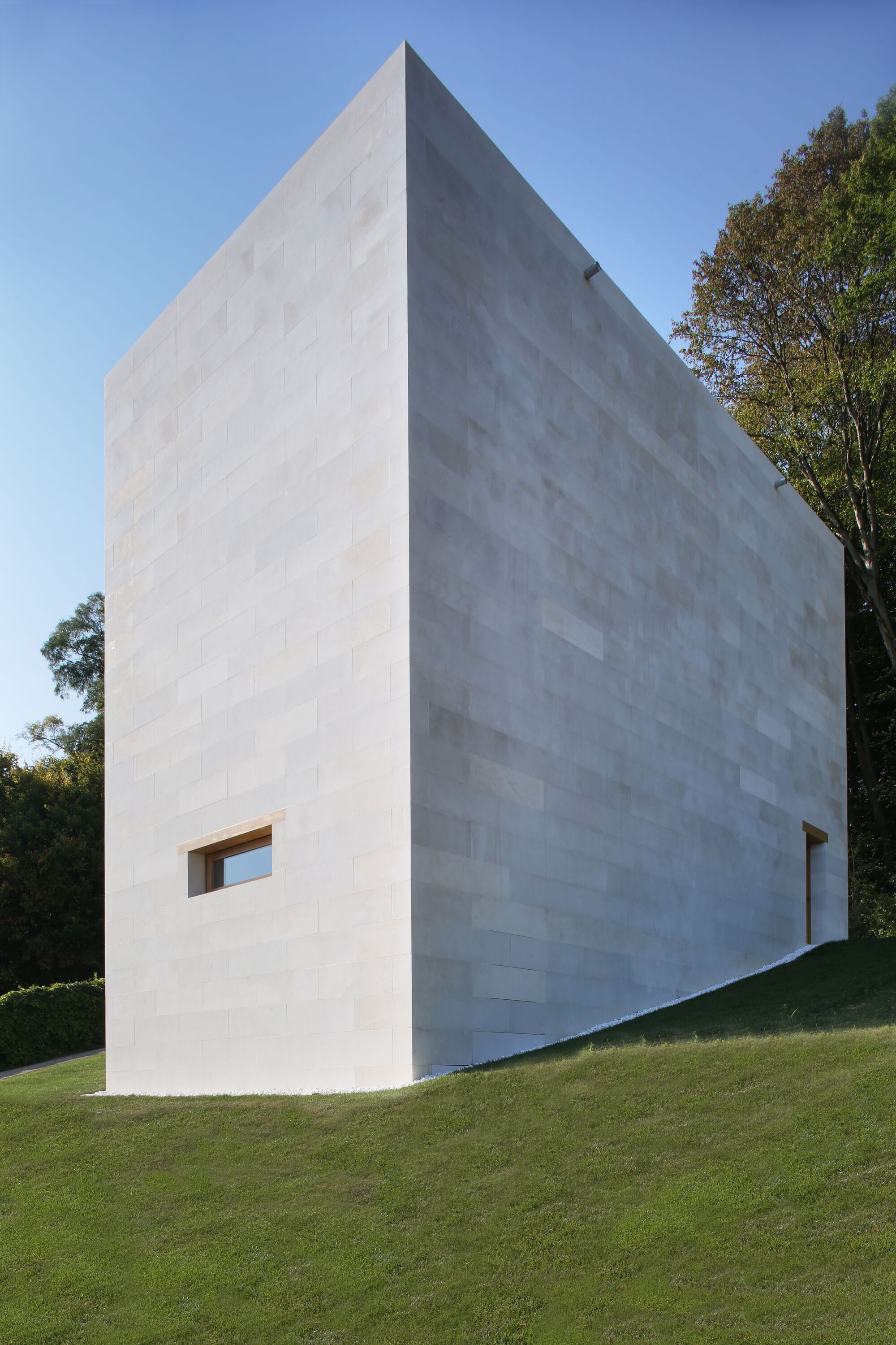 Chapel in Miljana / Álvaro Siza Vieira-49