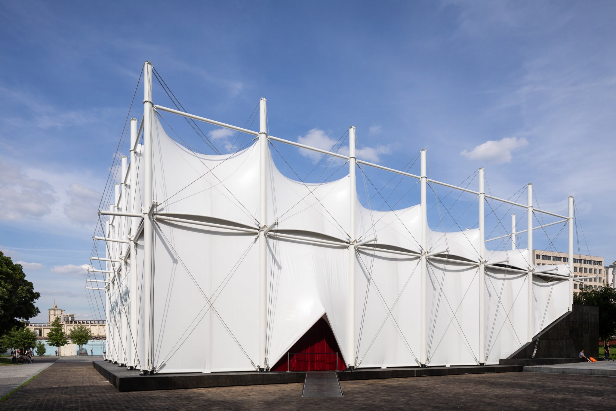 莫斯科临时影院“车库屏幕”-31