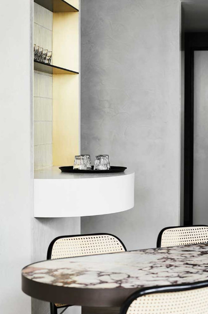 金色的;金黄色的;金的;金制的-68