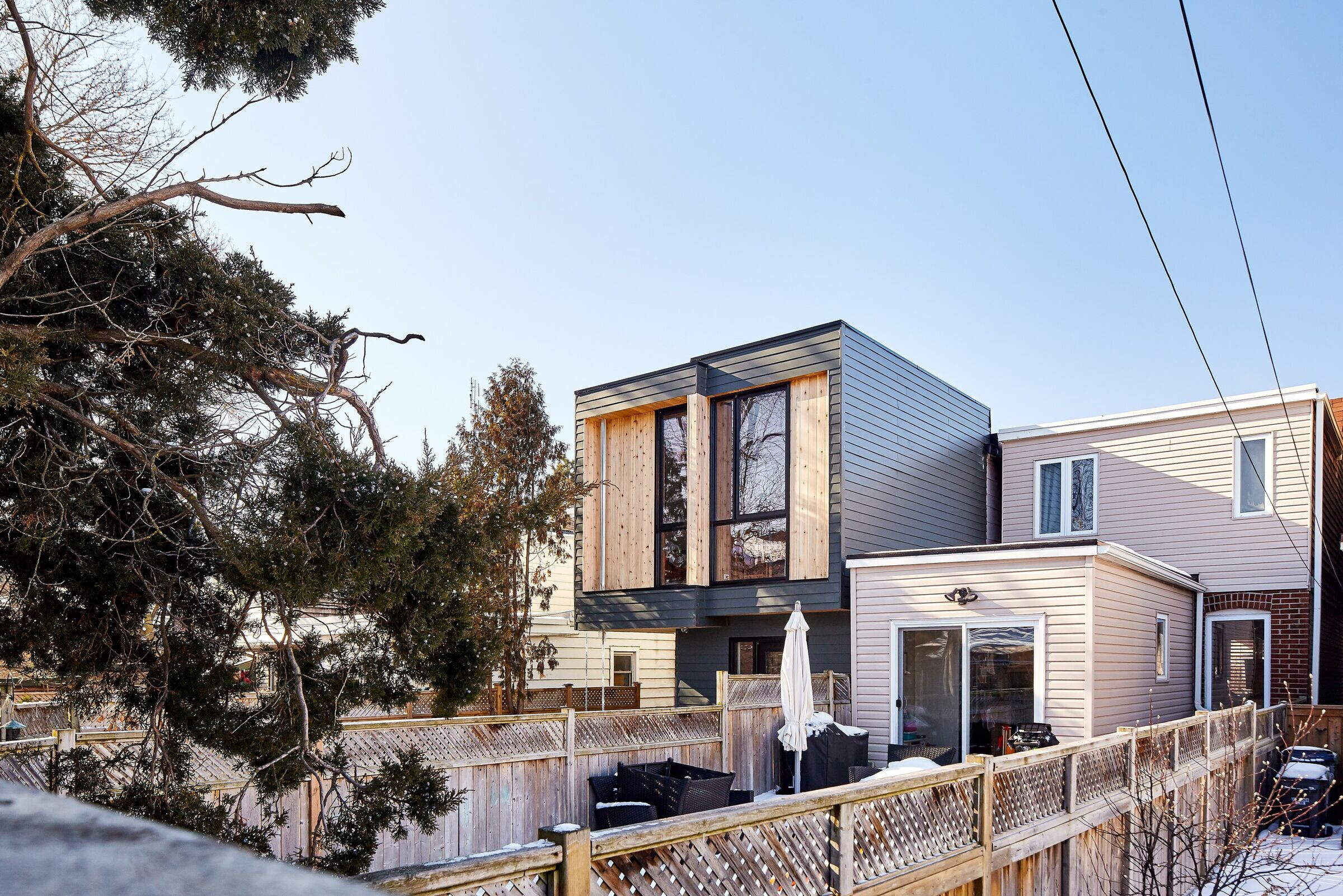 多伦多窄巷小宅的巧妙扩建-8