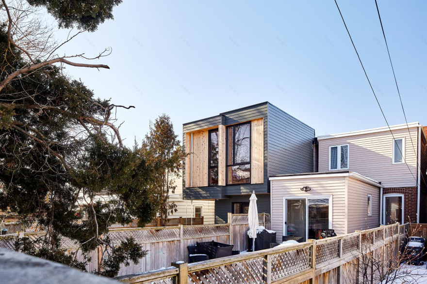 多伦多窄巷小宅的巧妙扩建-8