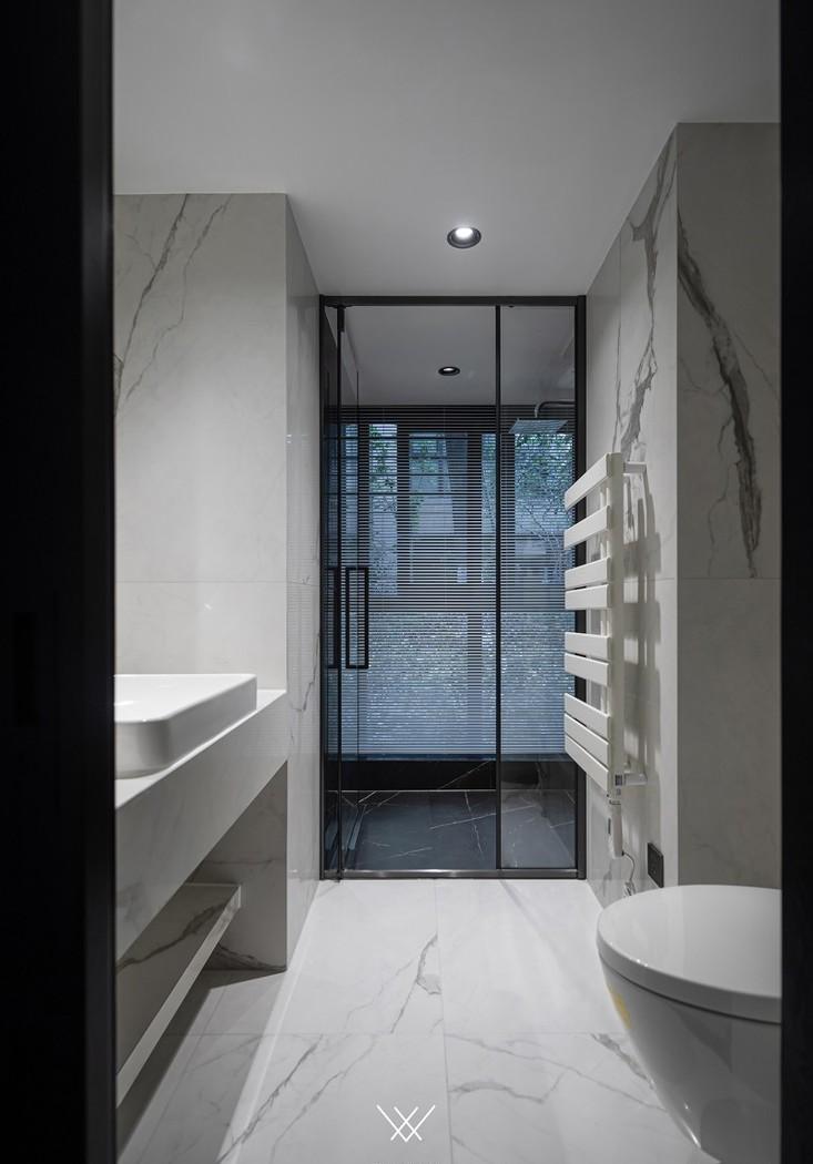 旧房翻新 | 环形落地窗主卧设计，功能与美学的完美融合-27