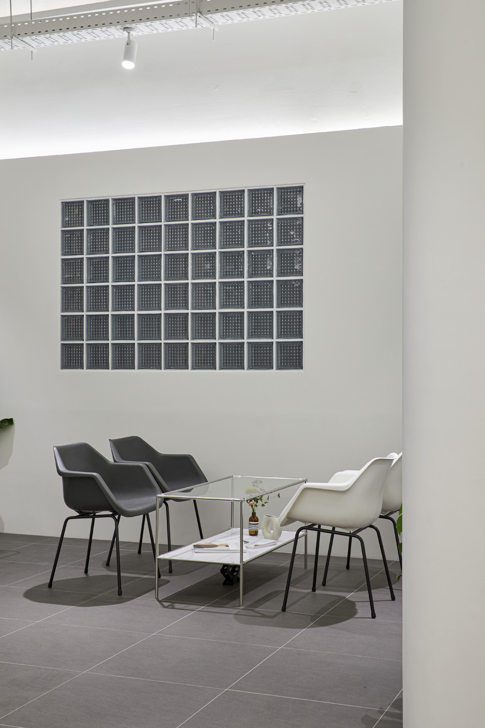 21 平现代黑白风格咖啡厅设计-16