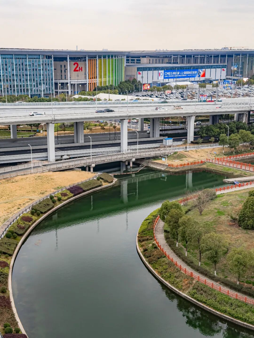 魔都绝美云端彩虹步道，“光之河”美到窒息-20