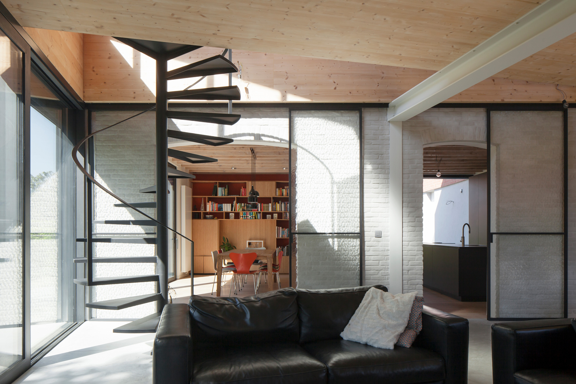 朝着花园房的三角形丨比利时丨NWLND Rogiers Vandeputte-10