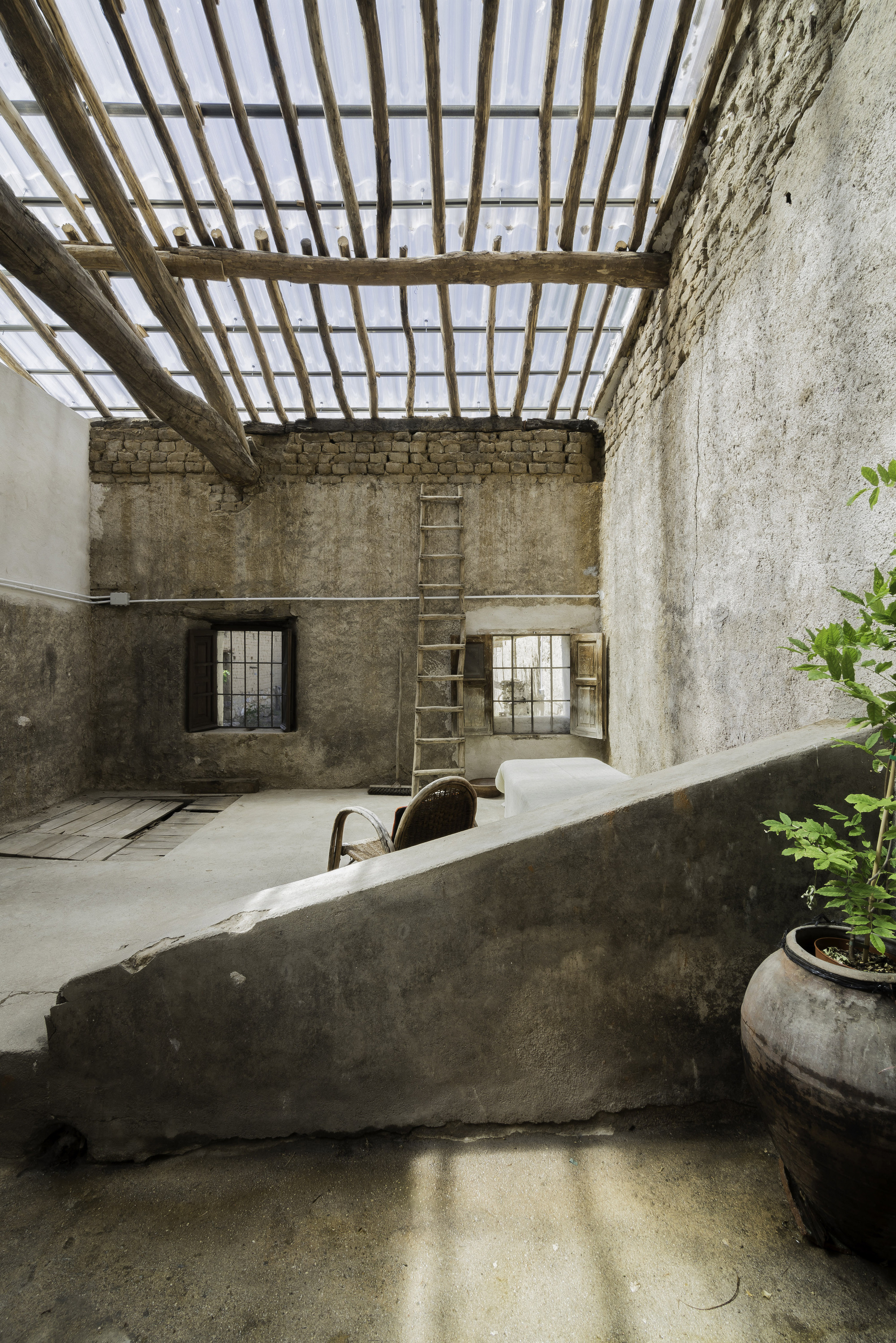 Barn Rehabilitation in a House / G+F Arquitectos-33