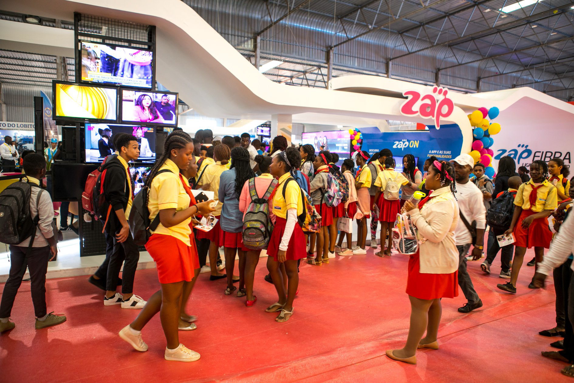 ZAP TV 频道展位设计丨BØRN Angola-17