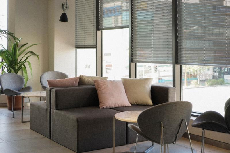 40 平现代咖啡馆设计，简约时尚品味彰显-5