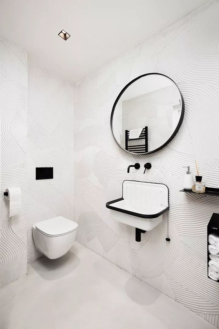 红牛布拉格办公室 | 极简工业风的千禧社区-18