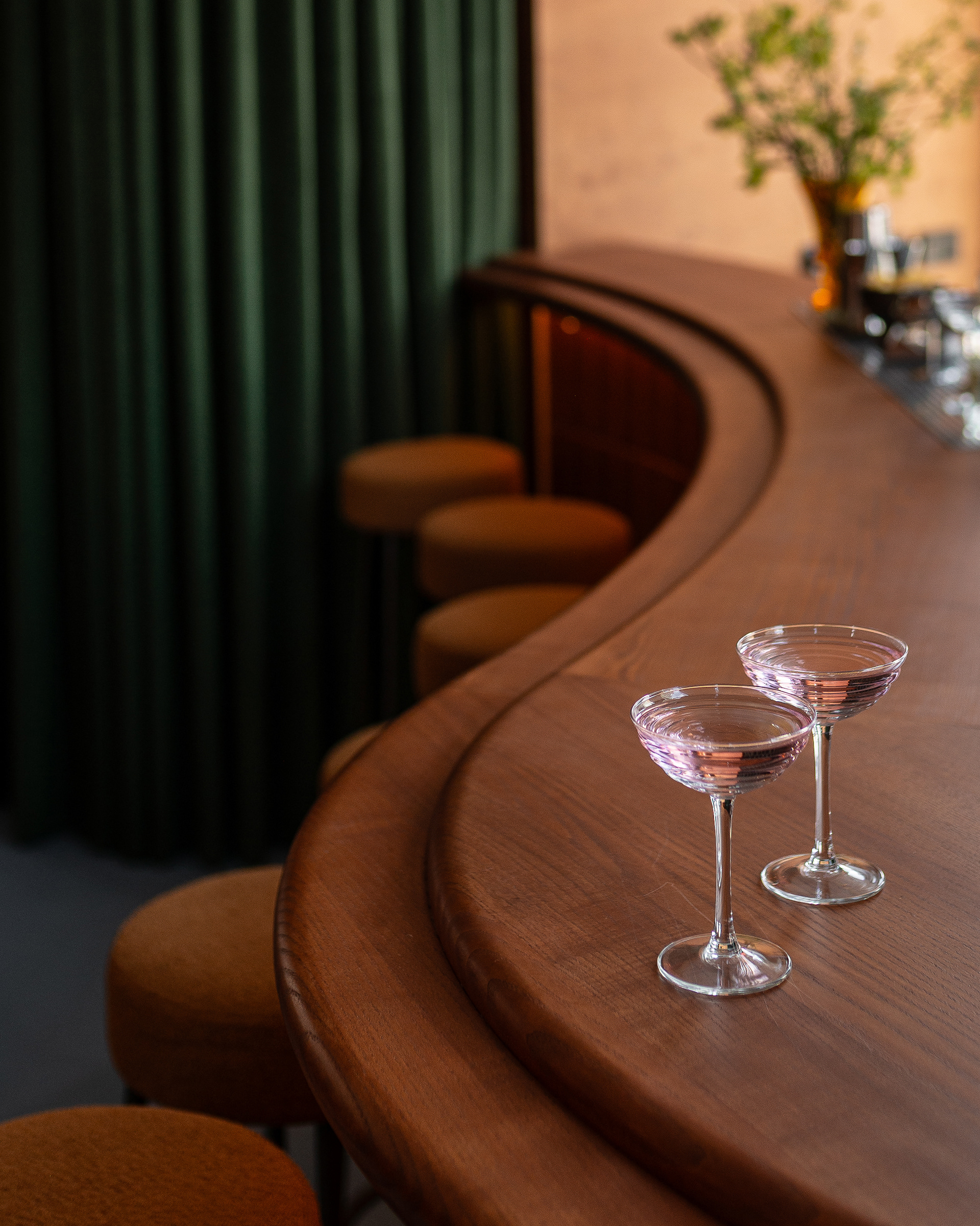 爱芝野甜品酒吧
注:由于OI CHI YE可能并非常见词汇,推测为品牌名音译,这里按发音给出一种可能的翻译,若有特定含义请提供更多背景信息 丨乌克兰基辅-19