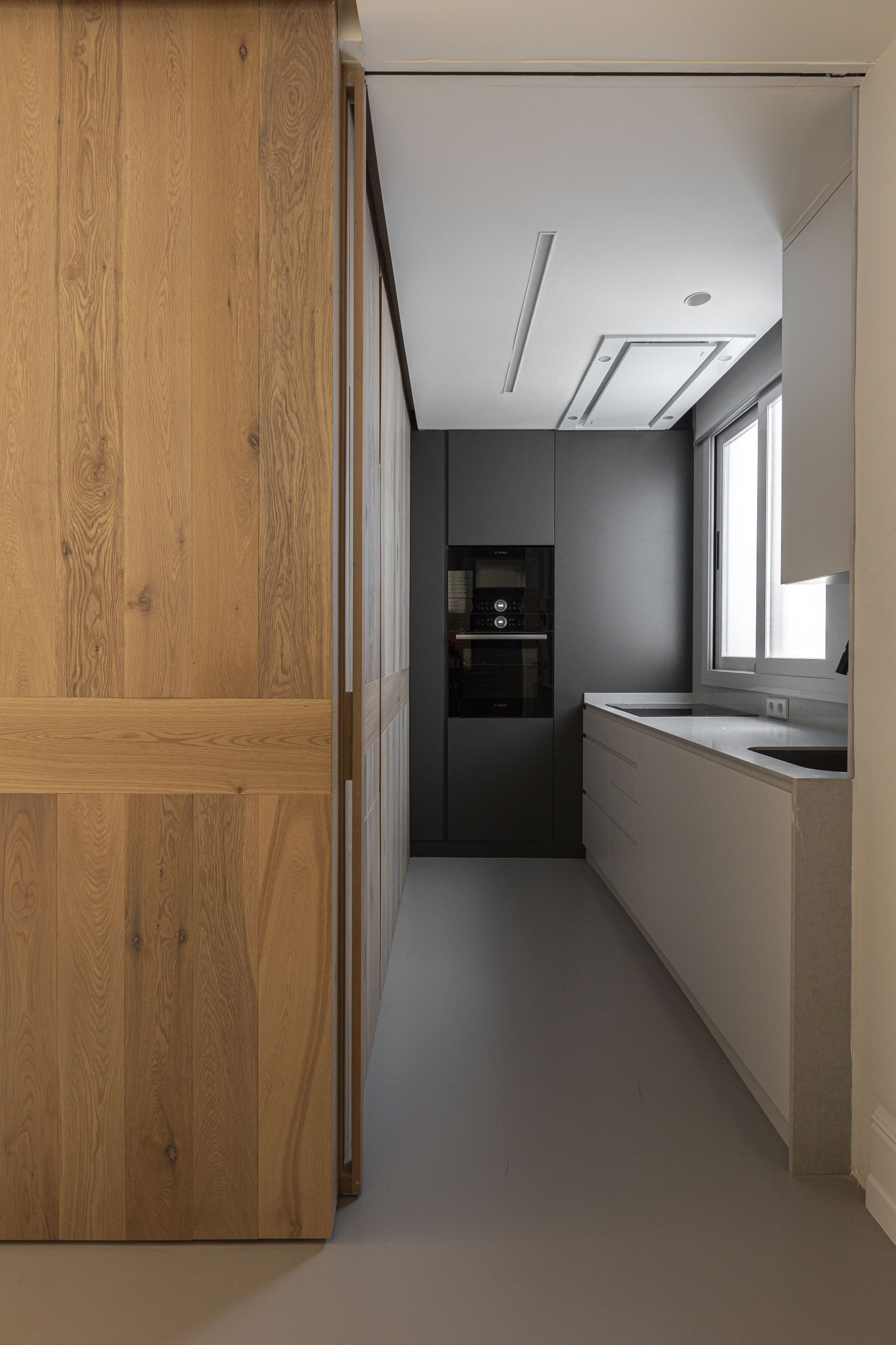 马德里 Salamanca 区 140 平米优雅公寓,中性色调与木质元素的完美融合-20