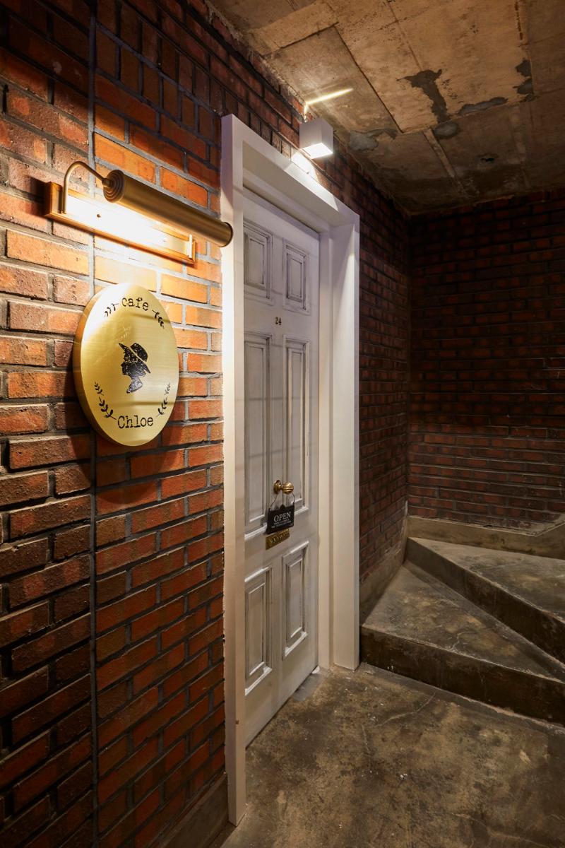 欧式风情的 21 平米咖啡厅设计-17