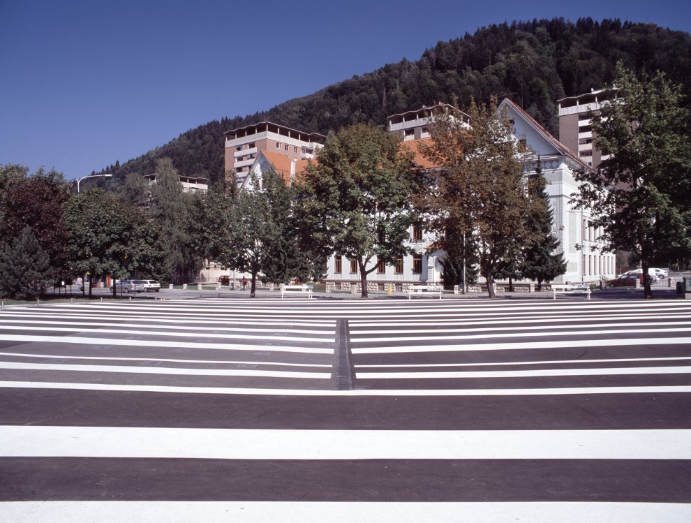 Čufar 广场 · 高科技城市活力空间丨Bruto 和 Scapelab-5