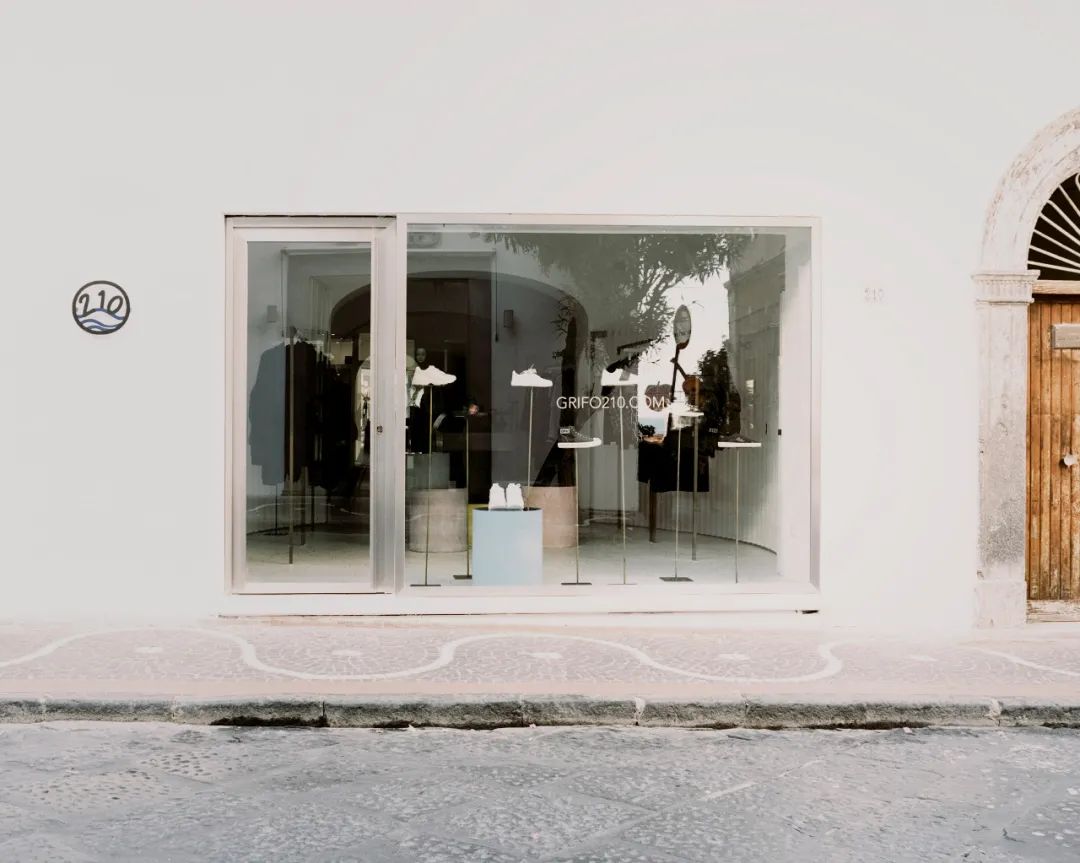 Grifo210 精品店室内设计丨意大利丨Paritzki&Liani 建筑师事务所-0
