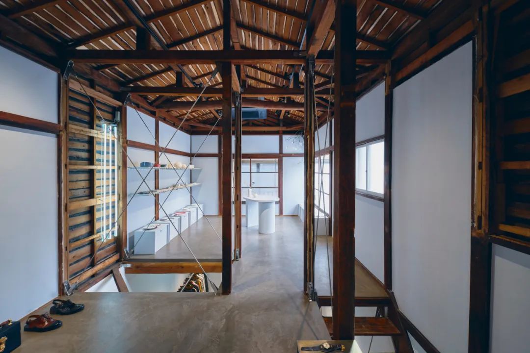 Vase 小型精选服装店丨日本丨Kii Inc.-9