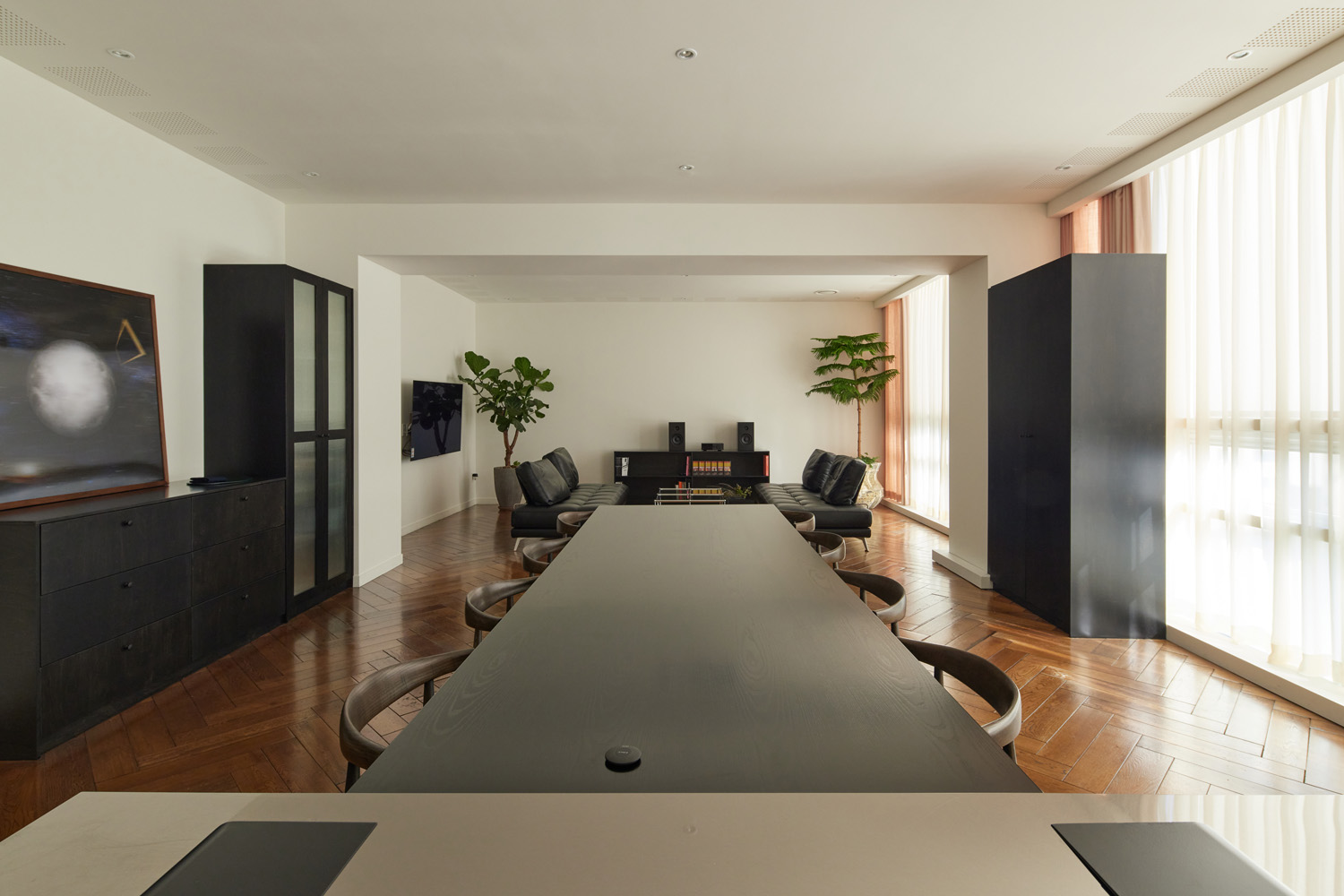 高级白色与木质，打造 92 分豪华室内空间-5