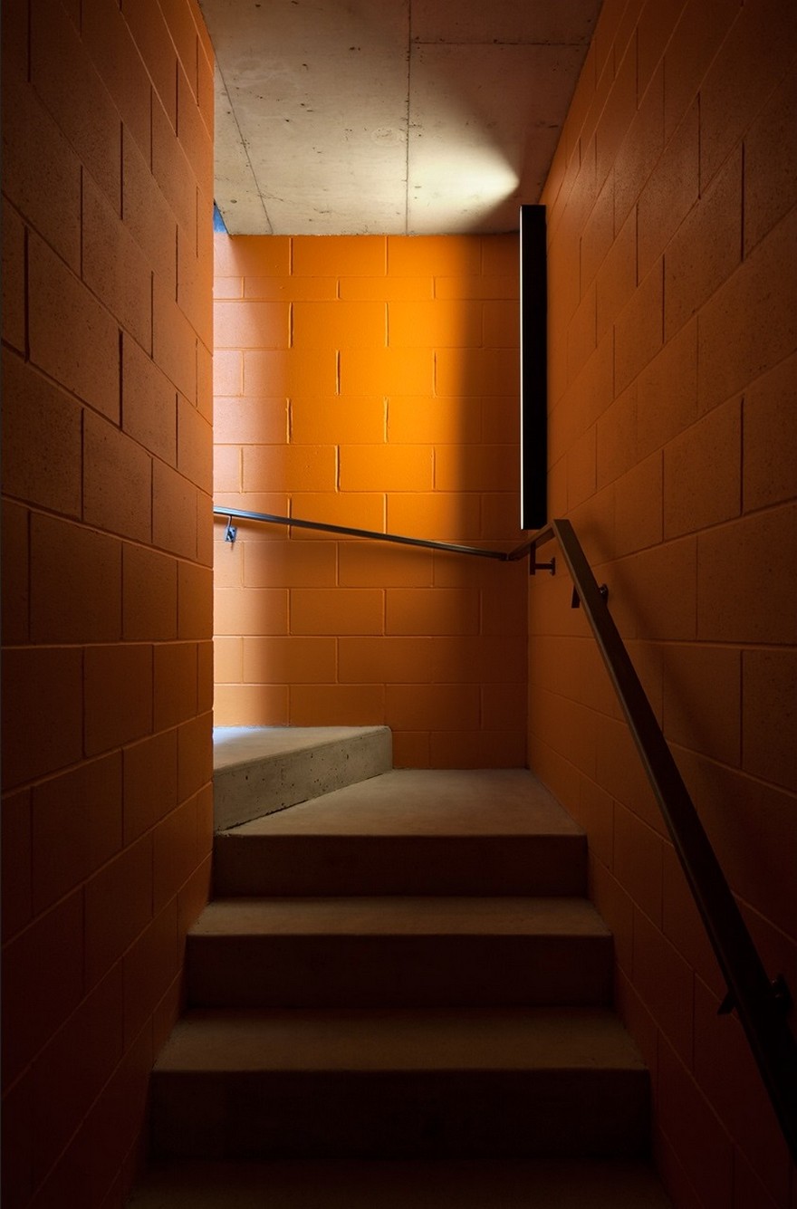 Industrial-Style House in Auckland Exhibiting a Clean and Elegant Design-17