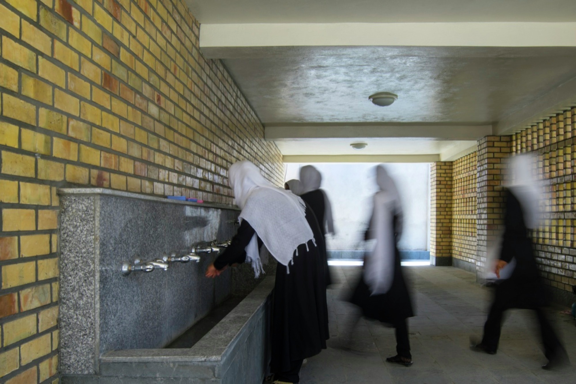 戈哈尔·卡顿女子学校丨阿富汗马扎里沙里夫-47