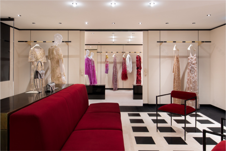 Valentino 伦敦旗舰店设计丨英国伦敦丨华伦天奴内部设计团队-6